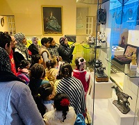 أتوبيس الفن يقدم أنشطة متنوعة للأطفال في جولة جديدة بمتحف المركبات الملكية