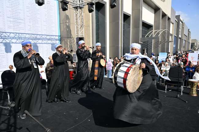 بالموسيقى وأغاني النيل.. قصور الثقافة تواصل مشاركتها المميزة بمعرض الكتاب 