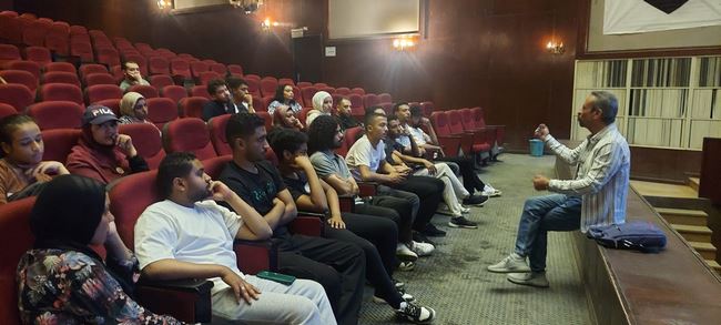 تدريبات على الموسيقى وفن الحكي في 