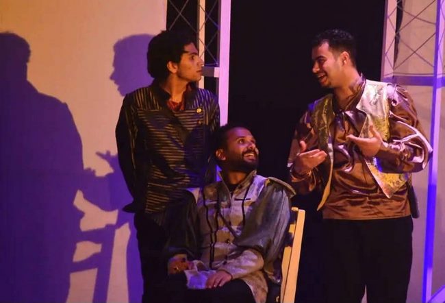 في مهرجان فرق الأقاليم.. قومية الإسماعيلية تعرض "هاملت بالعربي" على مسرح السامر وسط إقبال كبير 