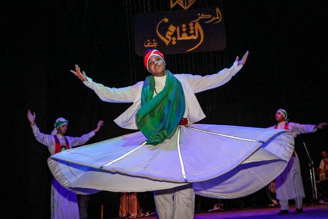 بإقبال كبير.. باقة من الاستعراضات الفلكلورية ضمن فعاليات 