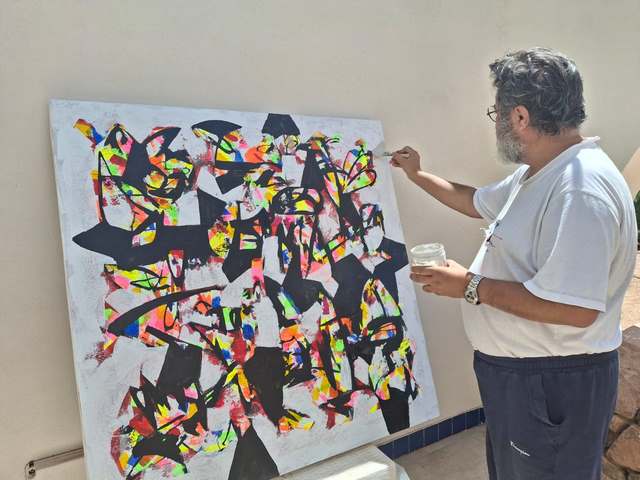 تجليات الإبداع بين المكان والخيال في ملتقى دهب العربي الأول للرسم والتصوير