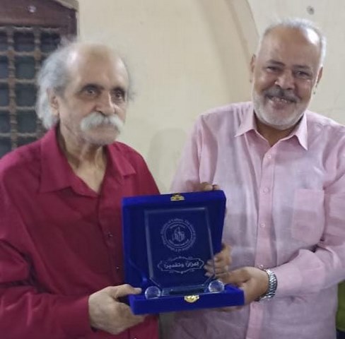 تقديرا لمسيرته الإبداعية.. قصور الثقافة تكرم الشاعر والكاتب أمجد ريان بعين حلوان