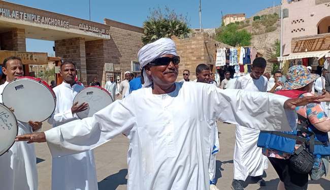 عروض مبهجة لفرقتي أسوان وتوشكى احتفالا باليوم العالمي للسياحة 