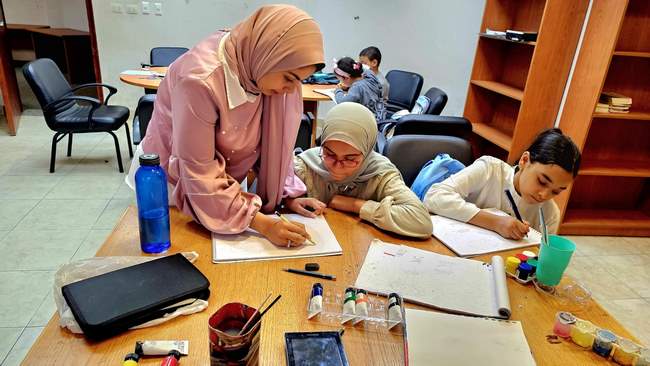 لقاءات تثقيفية وورش فنية لدعم المواهب بثقافة الغربية 