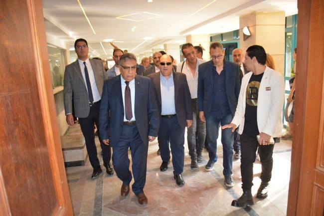 محافظ الدقهلية يلتقي رئيس قصور الثقافة ويتفقدان أعمال تطوير قصر ثقافة المنصورة