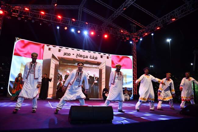 فرقة سوهاج للفنون الشعبية تشارك في فعالية "العالم العربي" بالكويت بعروض فلكلورية مبهجة