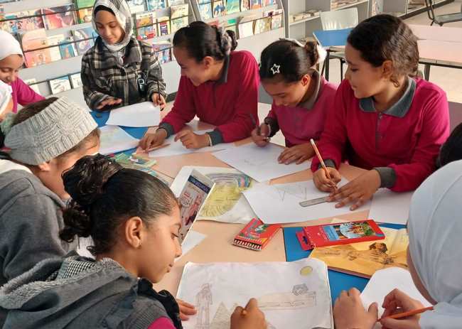 ورش فنية وزيارات مدرسية ضمن فعاليات مبادرة "عزة الهوية المصرية" بثقافة الإسماعيلية