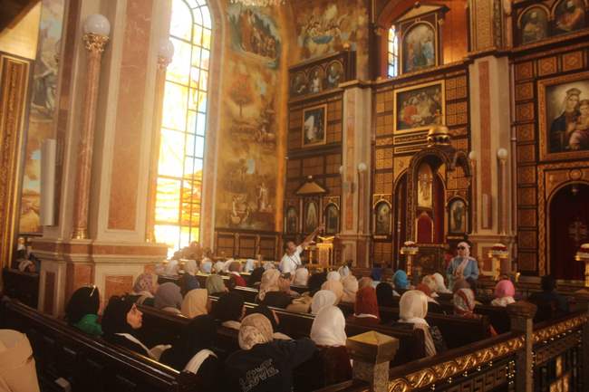 مسجد الصحابة وكنيسة السمائيين في ثاني جولات الملتقى الثقافي الـ22 لفنون الفتاة والمرأة الحدودية