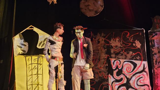 إقبال كبير على عرض 